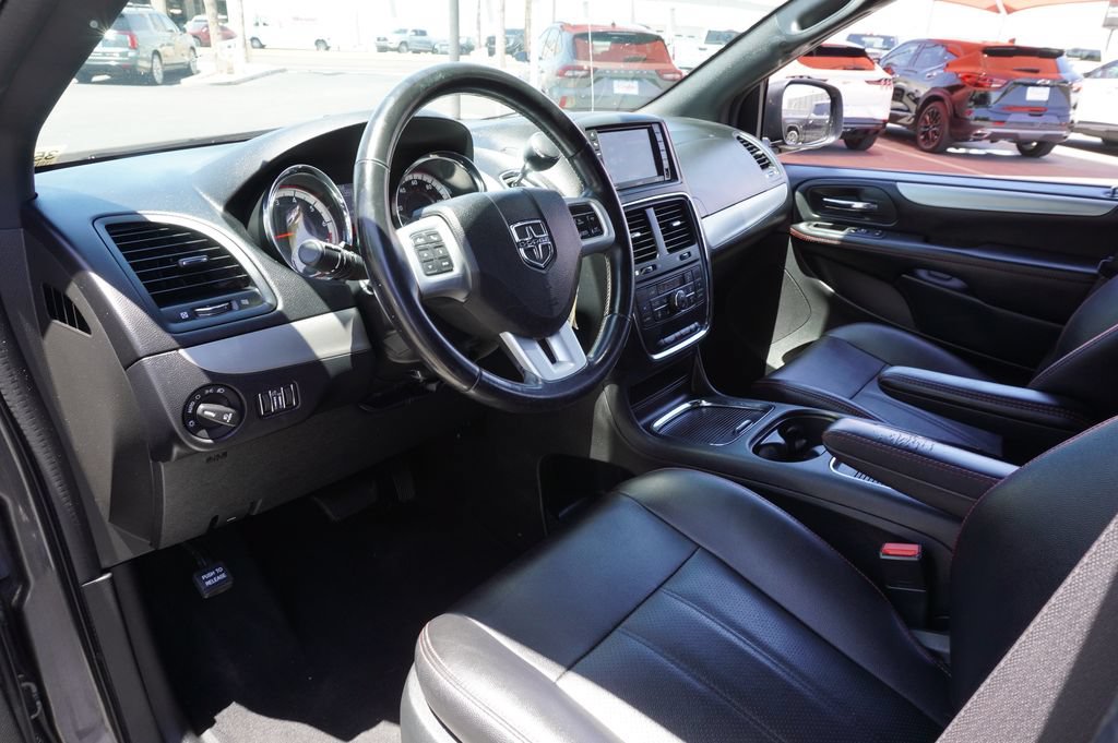 Used 2019 Dodge Grand Caravan GT w/ Safety Sphere Group FWD image 17