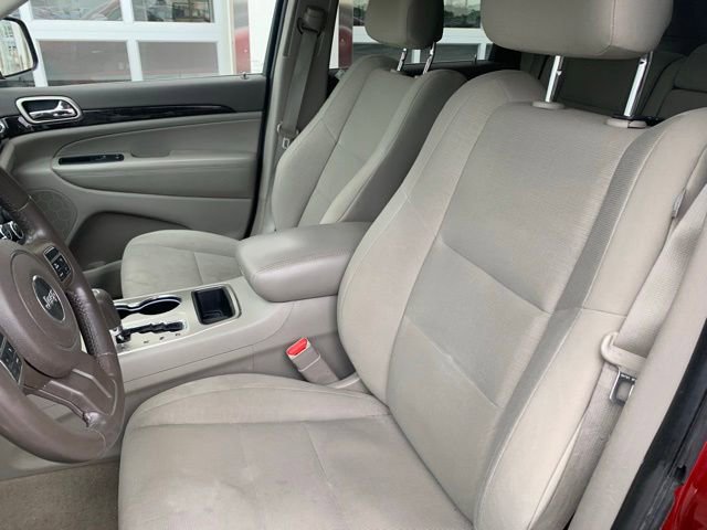 Used 2011 Jeep Grand Cherokee Laredo w/ Mopar Chrome Edition Group AWD/4WD image 7