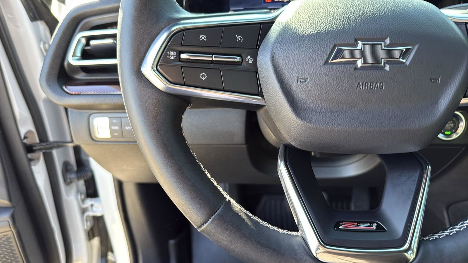 Used 2025 Chevrolet Traverse Z71 w/ Driver Confidence Package image 17