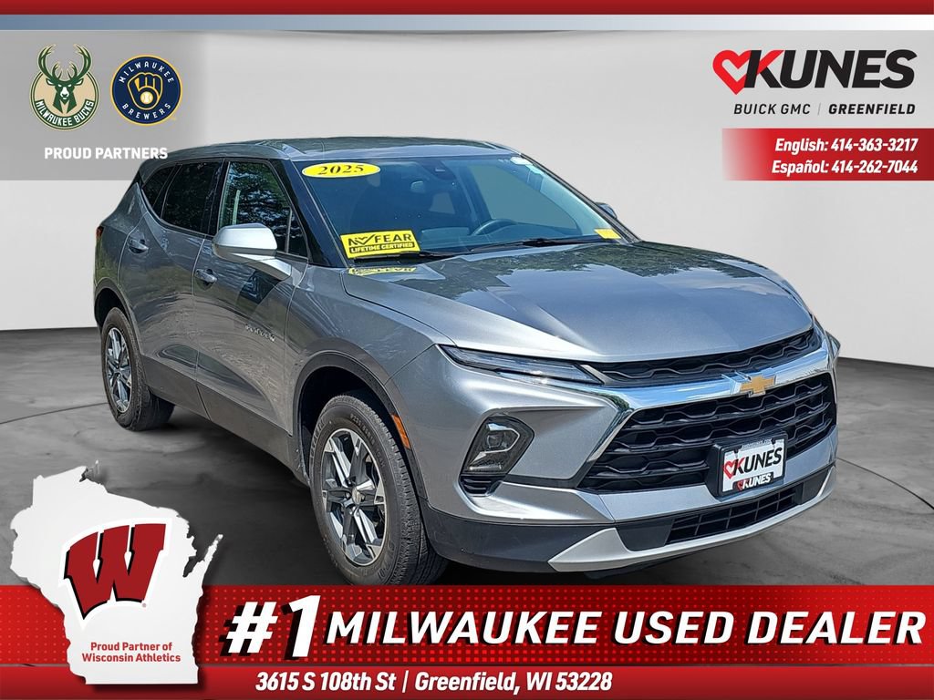 Used 2025 Chevrolet Blazer LT FWD image 1