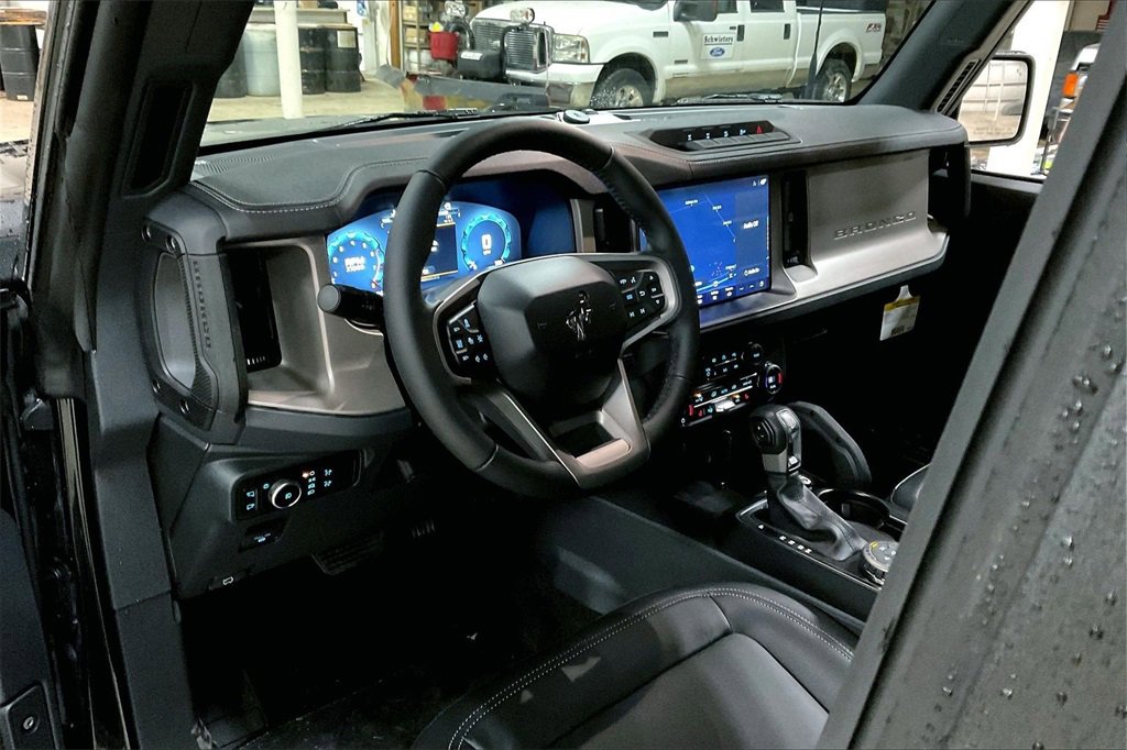 New 2025 Ford Bronco Outer Banks w/ Sasquatch Package image 6