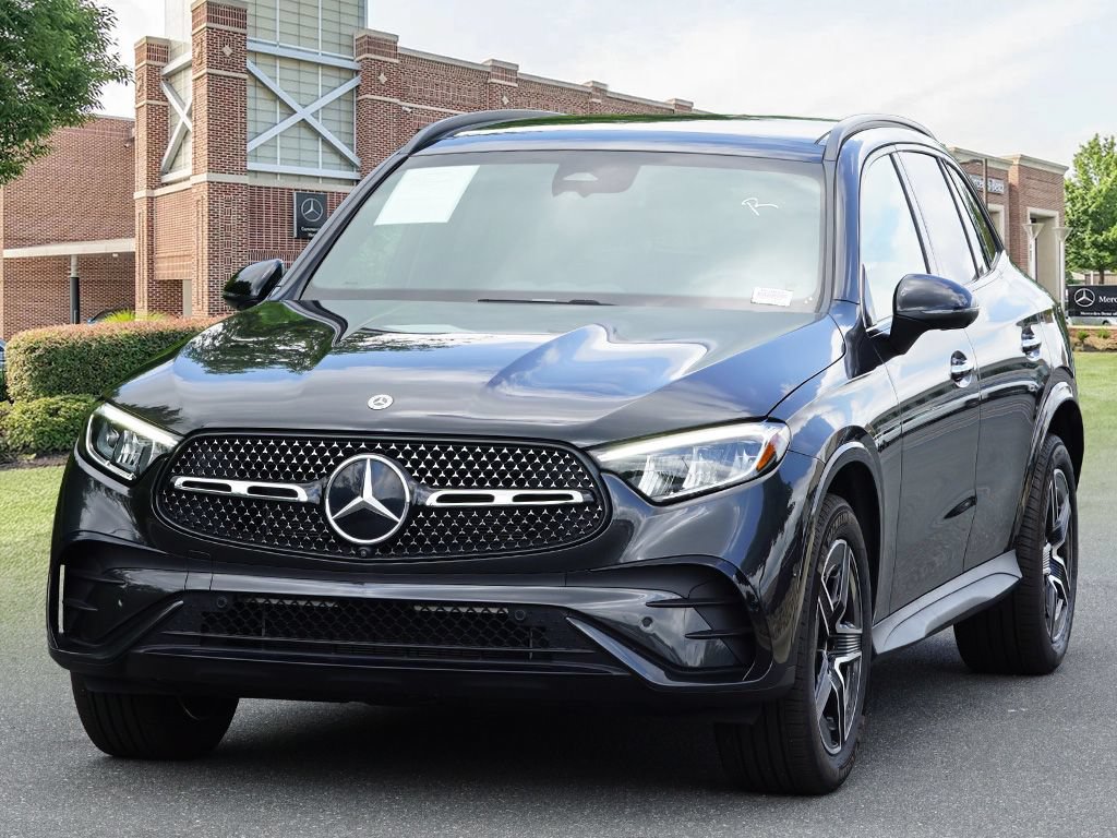 Certified 2025 Mercedes-Benz GLC 300 4MATIC image 4