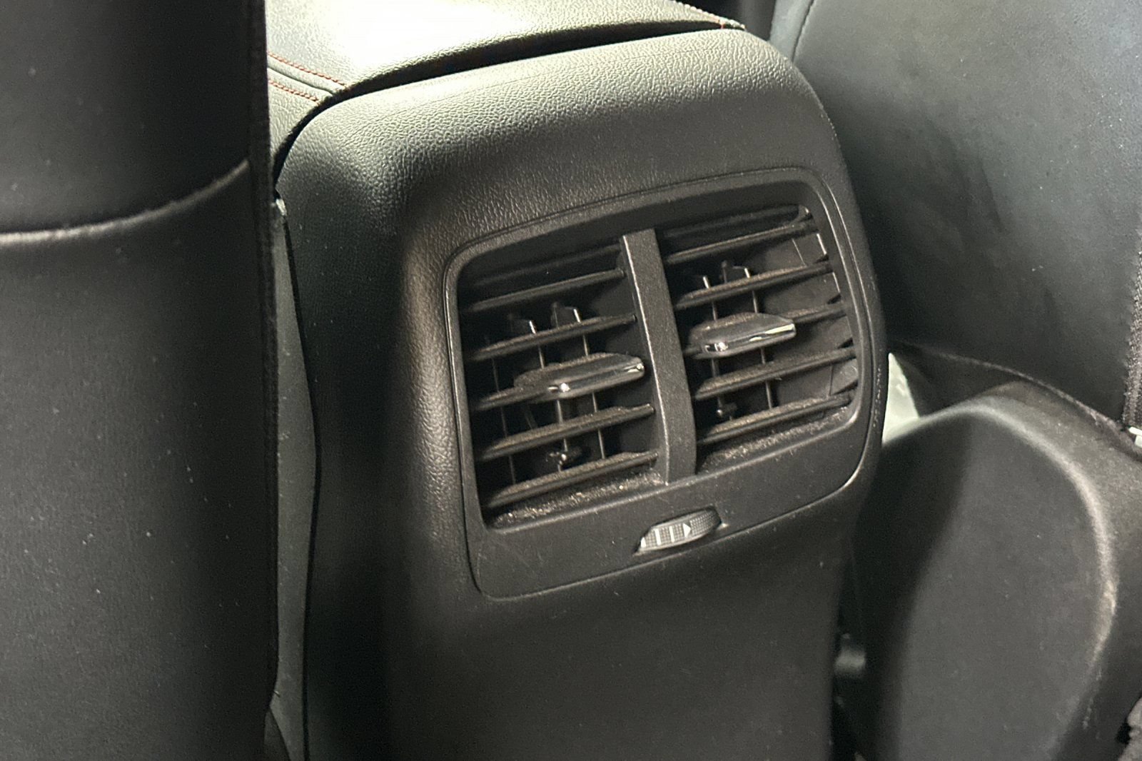 Used 2025 Ford Escape ST-Line Select AWD/4WD image 17