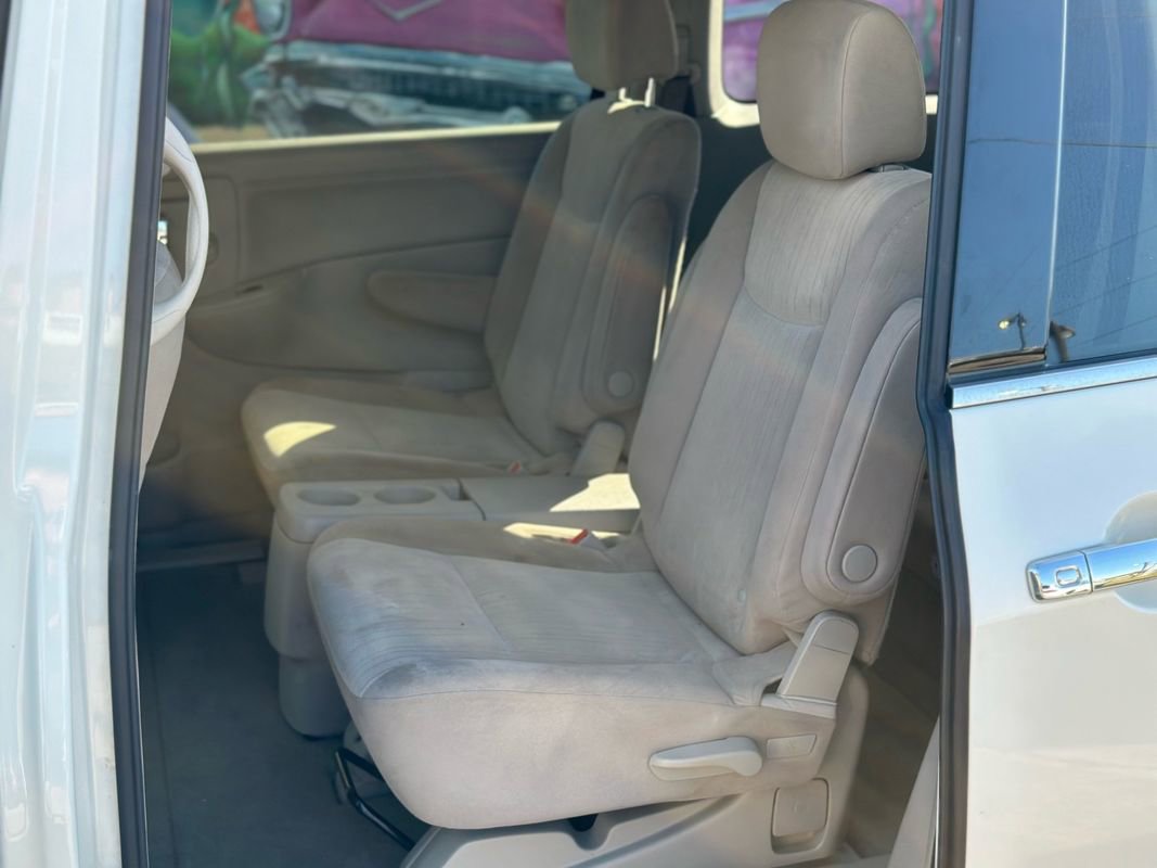 Used 2016 Nissan Quest SV image 10