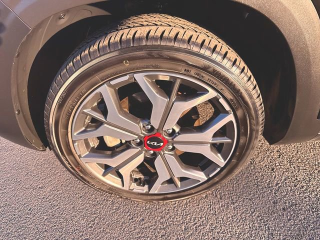 Used 2022 Kia Seltos SX w/ Sunroof Package image 34