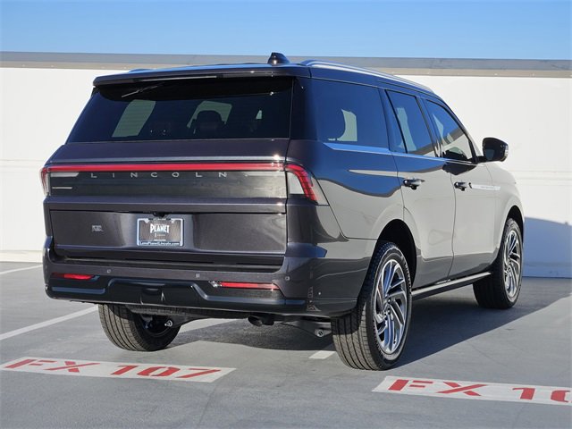 New 2025 Lincoln Navigator Reserve image 7