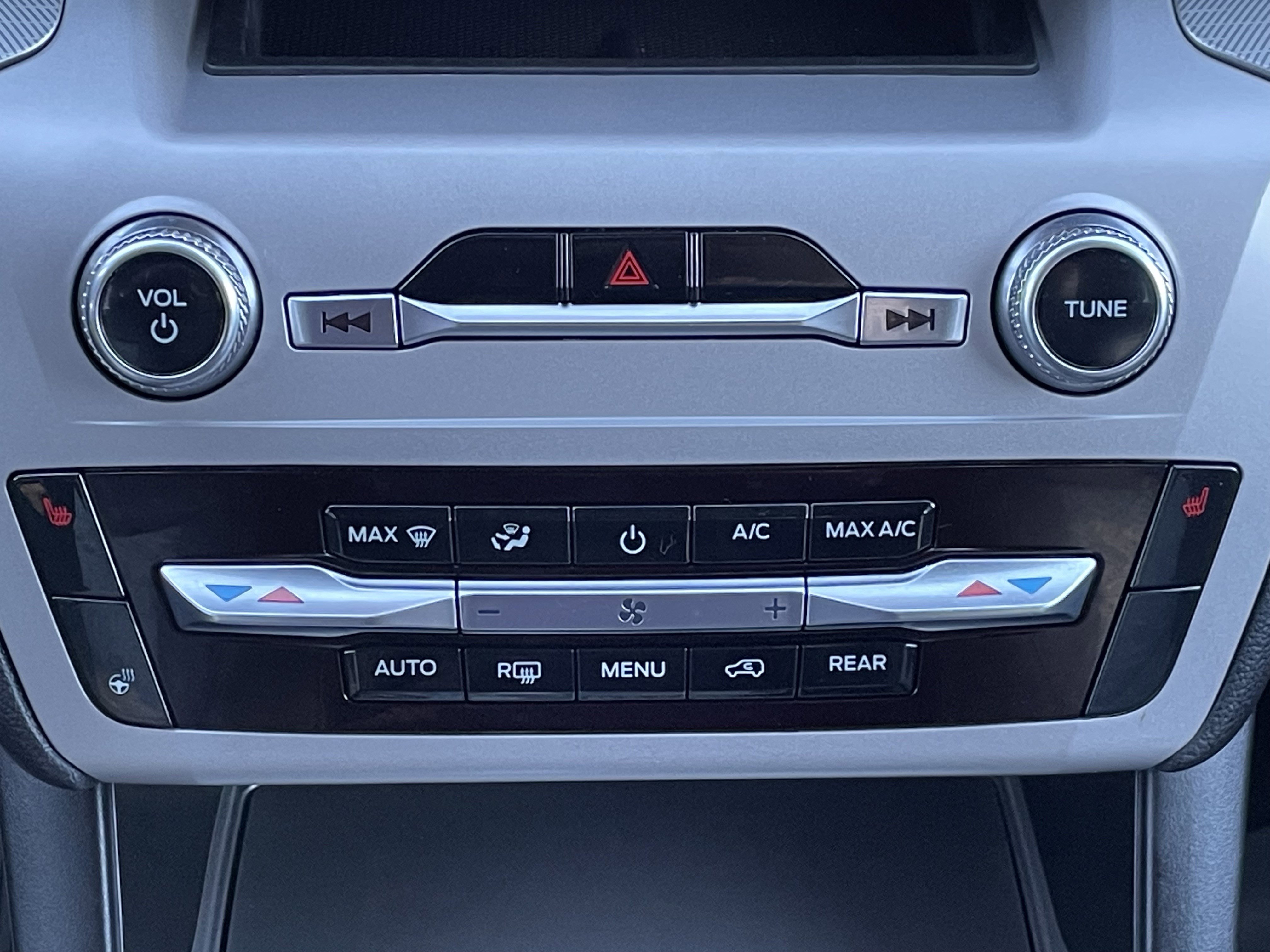 Used 2023 Ford Explorer XLT w/ Equipment Group 202A image 26