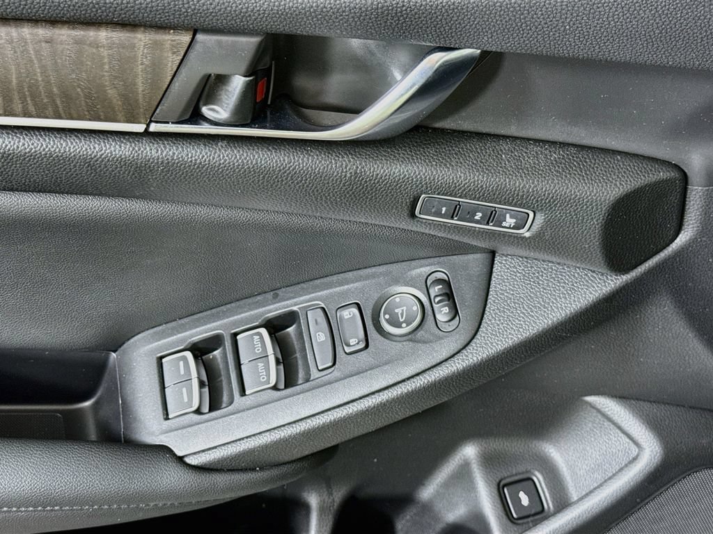 Used 2021 Honda Accord EX-L image 23