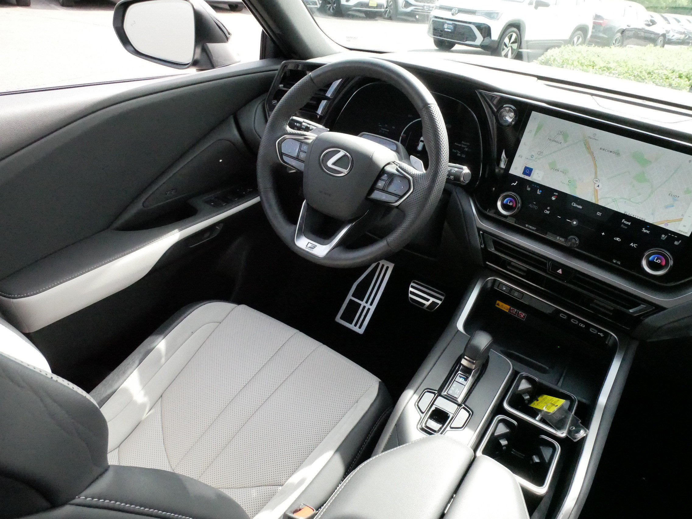Used 2024 Lexus TX 500h AWD w/ Technology Package image 9