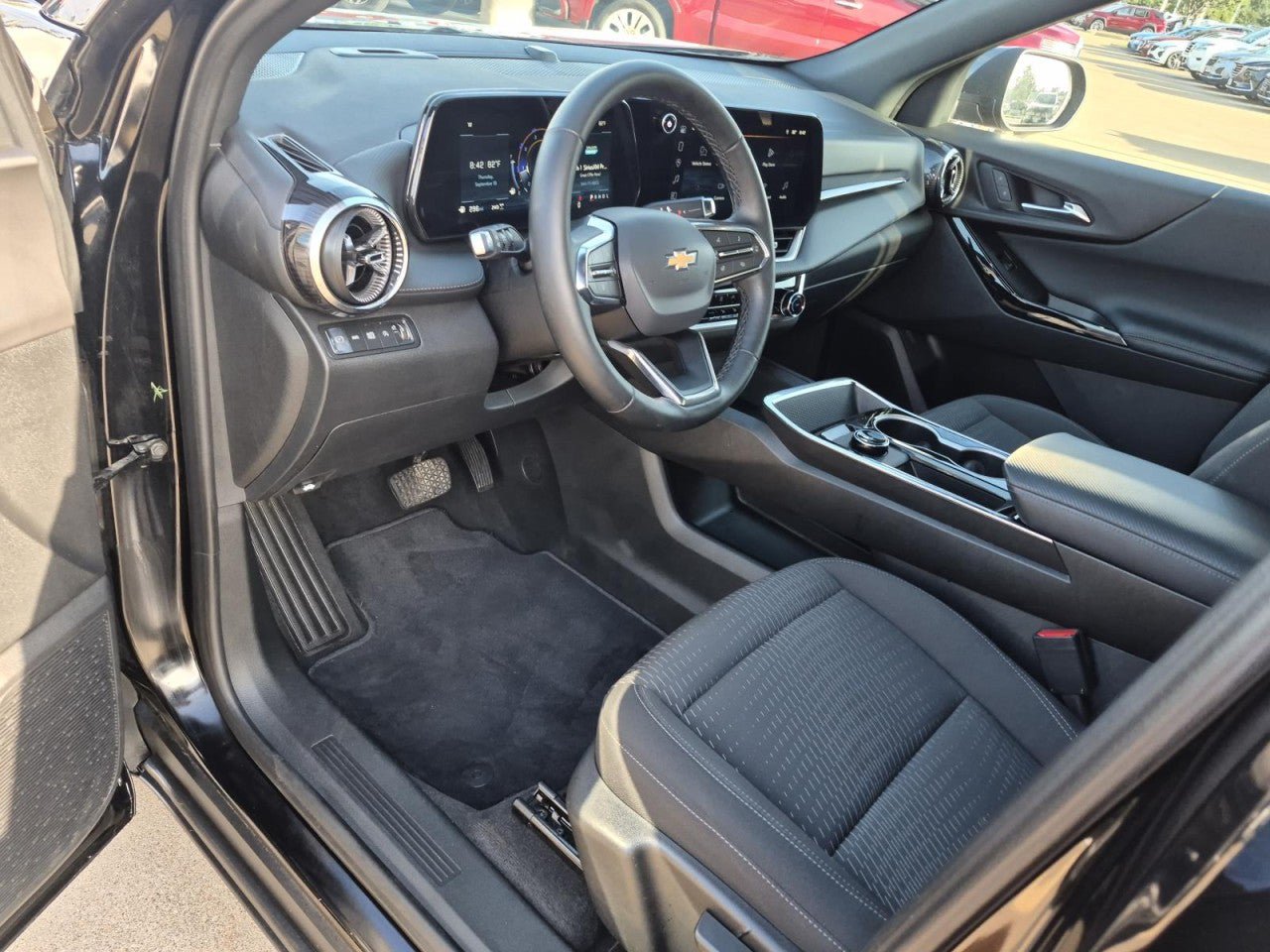 Certified 2026 Chevrolet Equinox LT AWD/4WD image 11