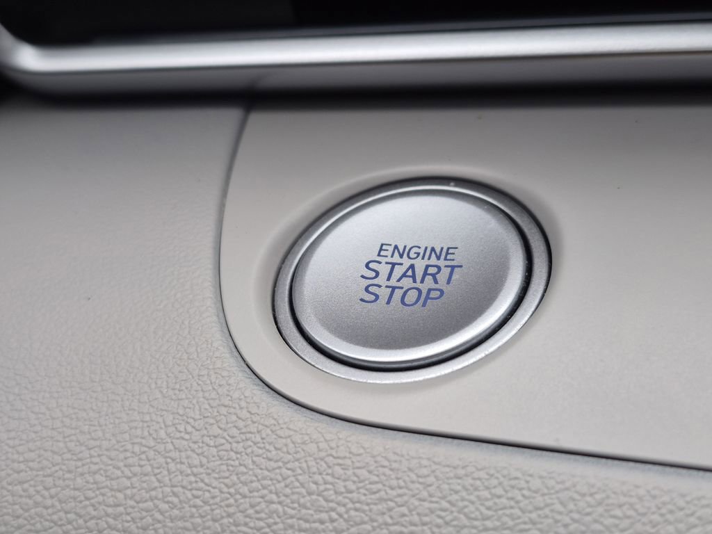 Used 2023 Hyundai Elantra Limited w/ Preferred Accessory Package FWD image 24