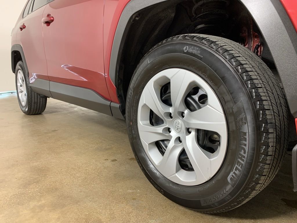Used 2024 Toyota RAV4 LE AWD/4WD image 6
