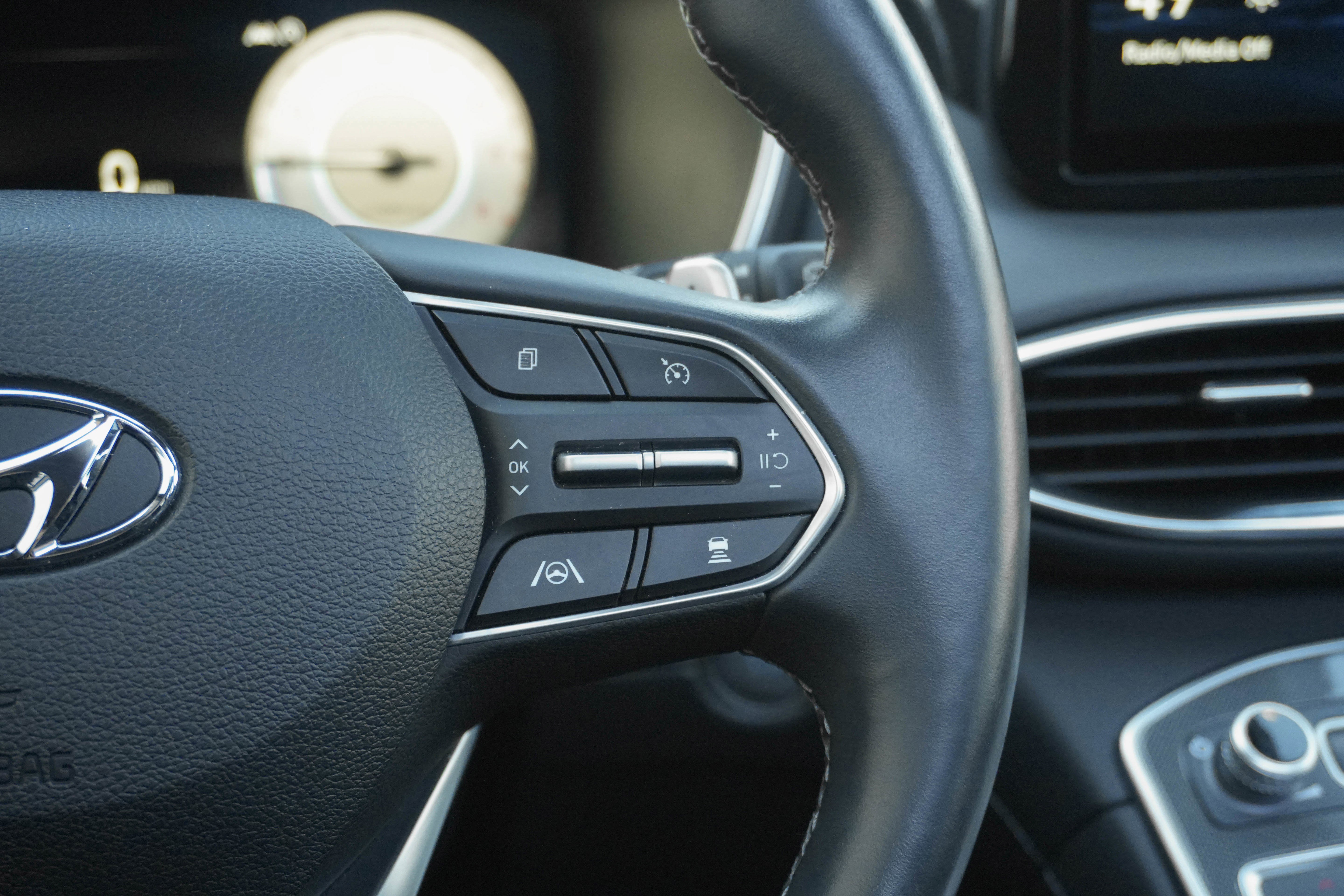 Used 2021 Hyundai Santa Fe Limited w/ Cargo Package image 17