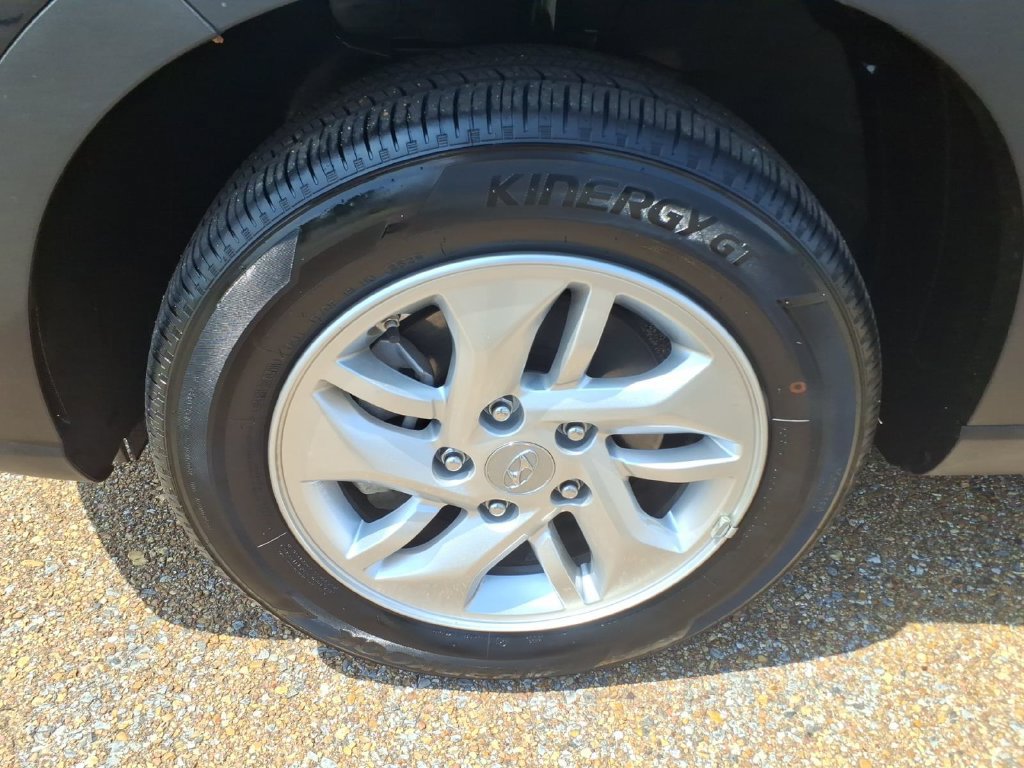 Certified 2025 Hyundai Venue SE FWD image 10