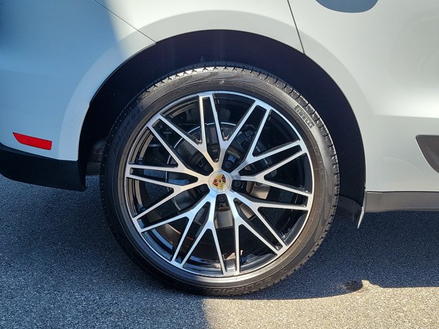 Certified 2023 Porsche Macan AWD/4WD image 14