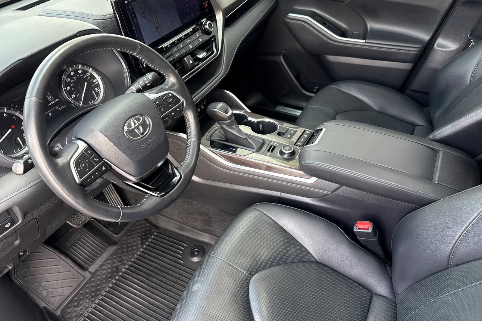 Used 2020 Toyota Highlander Limited AWD/4WD image 7