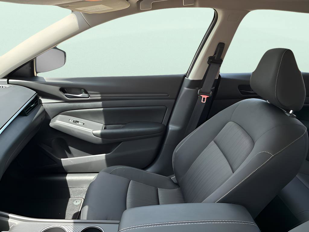 Used 2025 Nissan Altima 2.5 S image 16