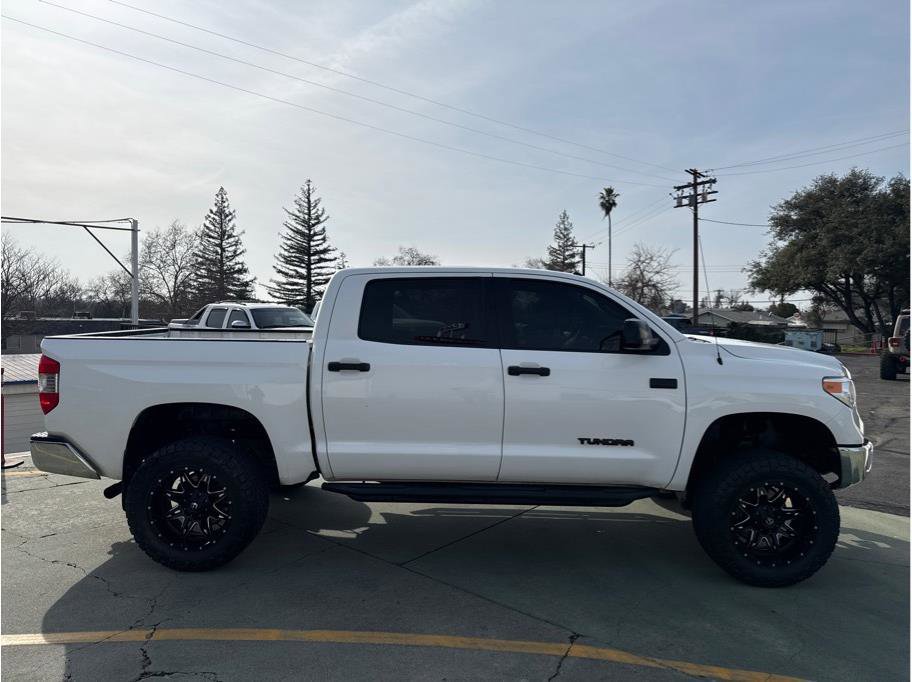 Used 2017 Toyota Tundra SR5 AWD/4WD image 5