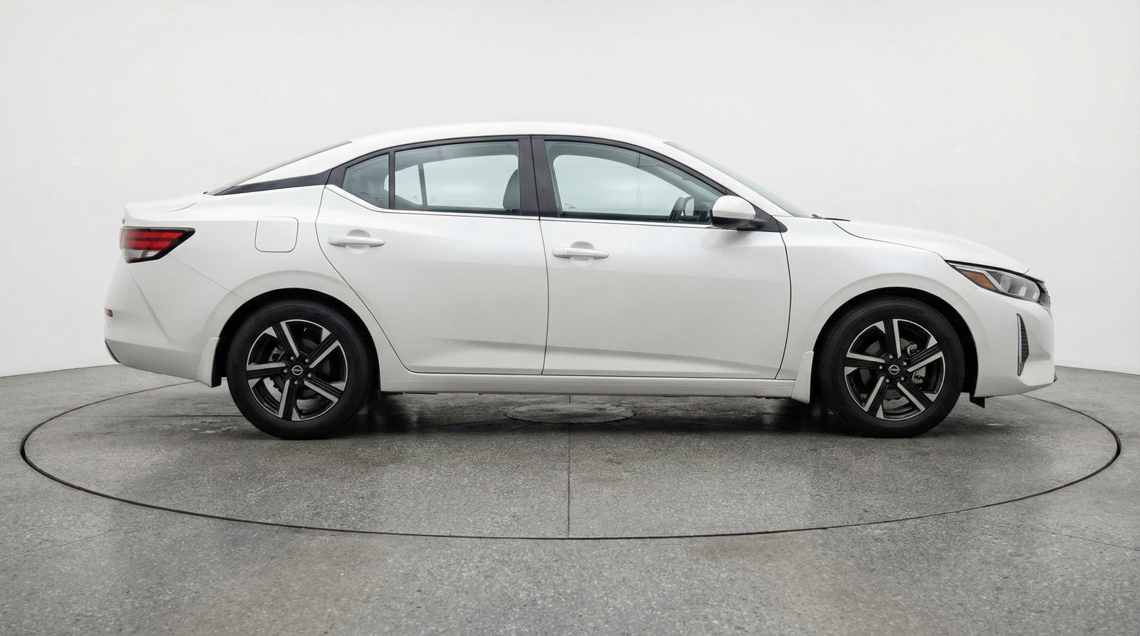 Used 2025 Nissan Sentra SV FWD image 11
