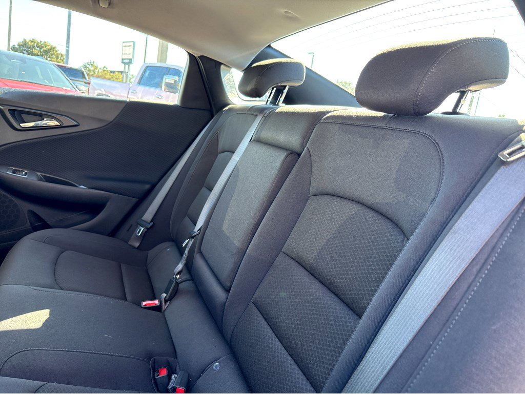 Used 2025 Chevrolet Malibu LT image 16