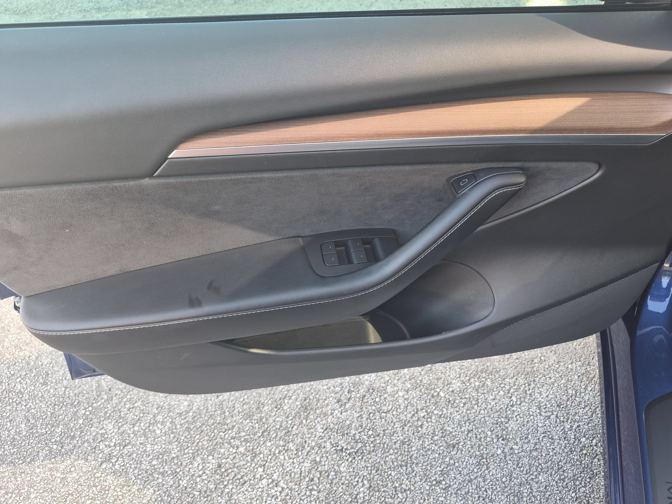 Used 2021 Tesla Model 3 Standard Range Plus RWD image 9