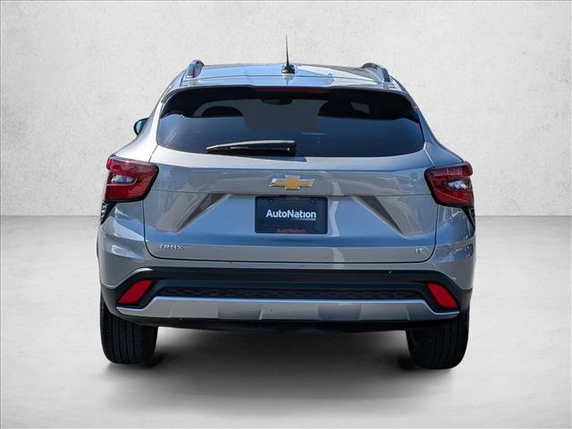 Used 2025 Chevrolet Trax LT image 7