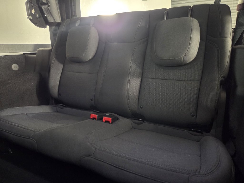 Used 2022 Jeep Wrangler Sport AWD/4WD image 25