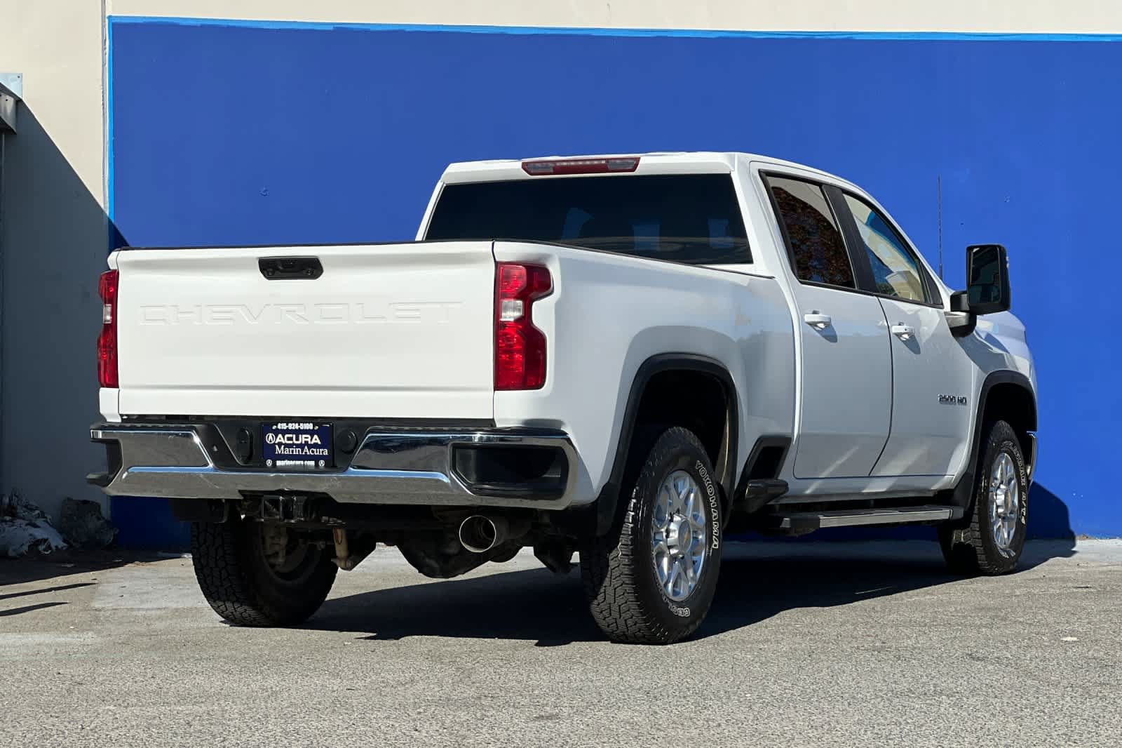 Used 2022 Chevrolet Silverado 2500 LT w/ Convenience Package AWD/4WD image 3