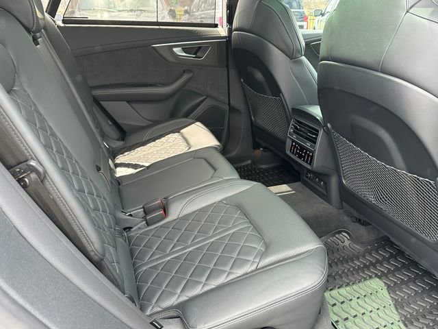 Used 2023 Audi SQ8 Prestige image 11
