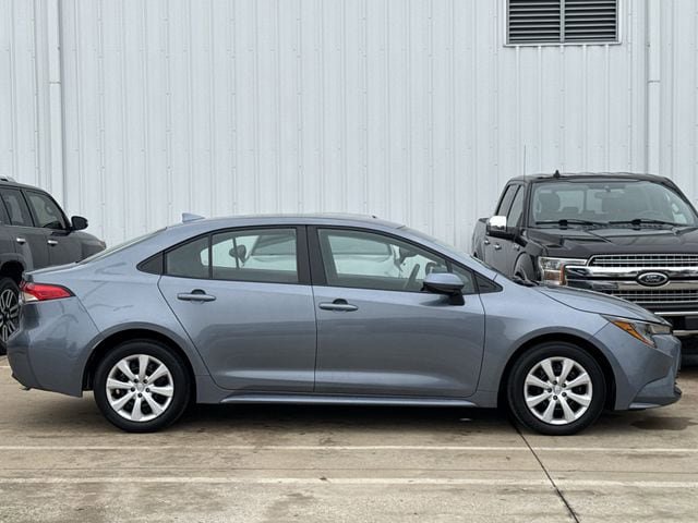 Used 2024 Toyota Corolla LE FWD image 3