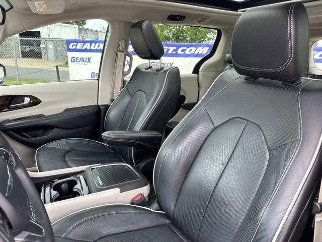Used 2022 Chrysler Pacifica Limited AWD/4WD image 39