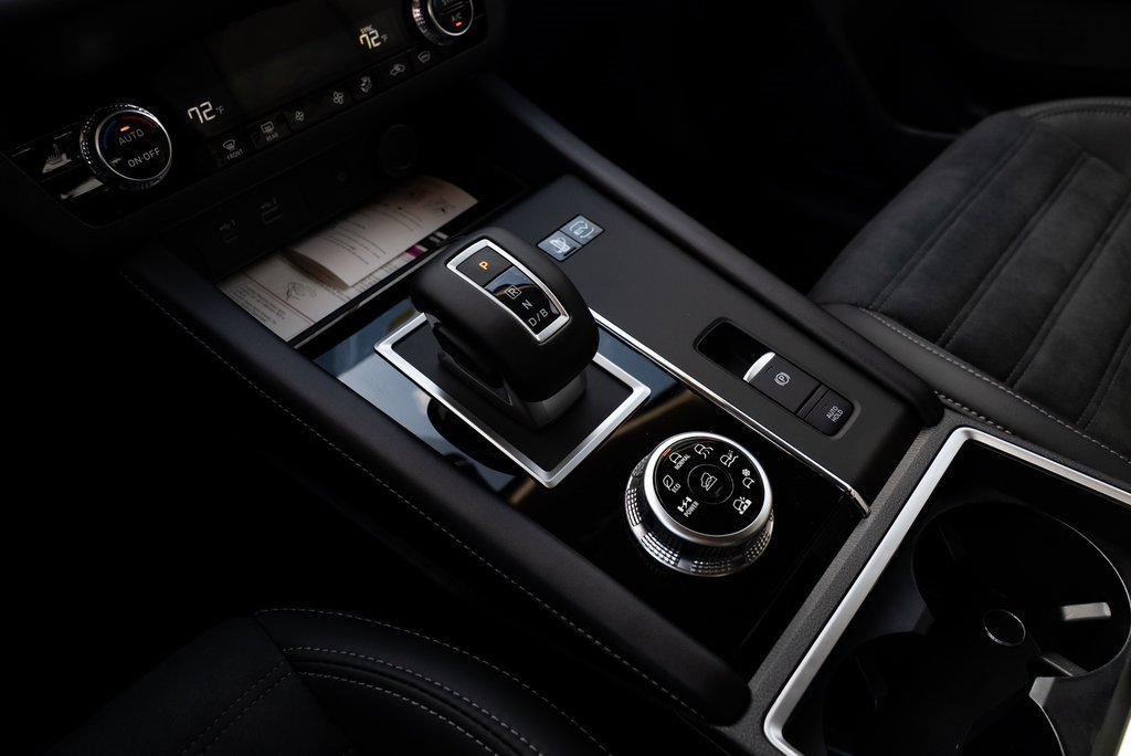 New 2025 Mitsubishi Outlander SE image 17