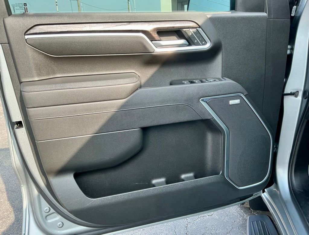 Used 2025 Chevrolet Silverado 1500 LTZ image 43