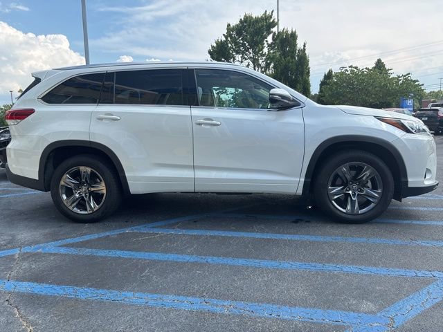 Used 2018 Toyota Highlander Limited Platinum FWD image 4