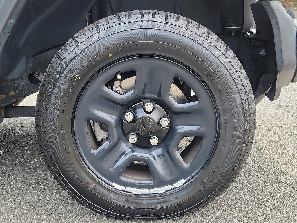 Used 2021 Jeep Gladiator Sport image 9