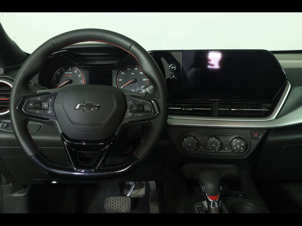Used 2026 Chevrolet Trax RS w/ Driver Confidence Package FWD image 13