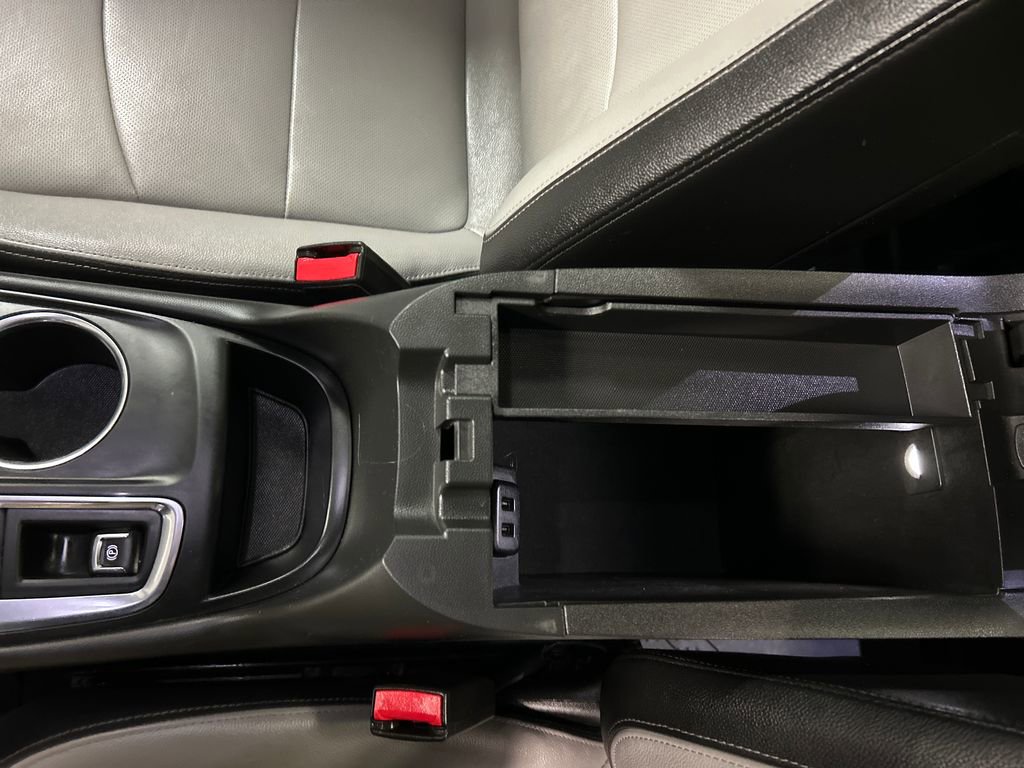 Used 2021 Chevrolet Equinox Premier FWD image 21