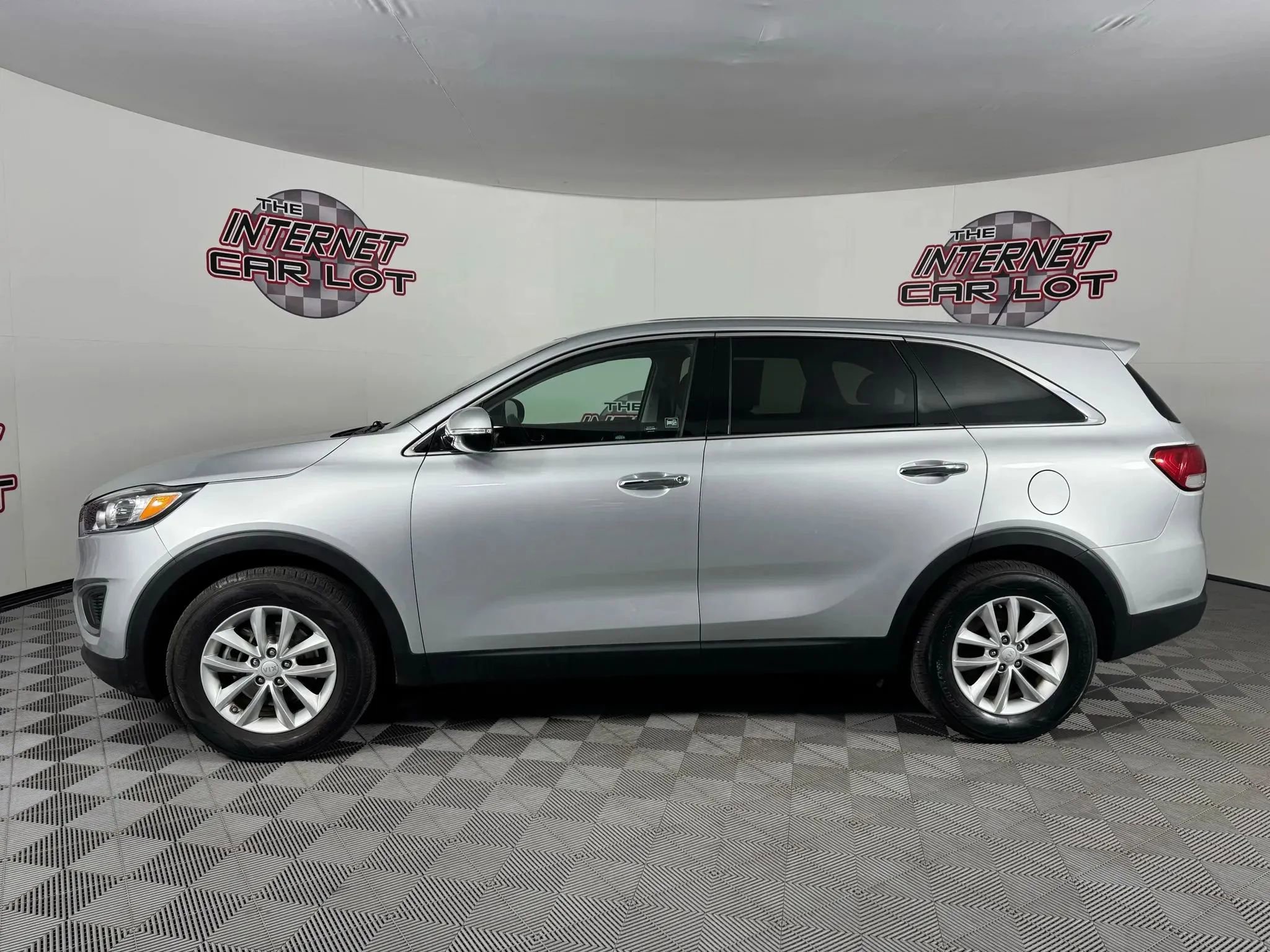 Used 2018 Kia Sorento L image 4