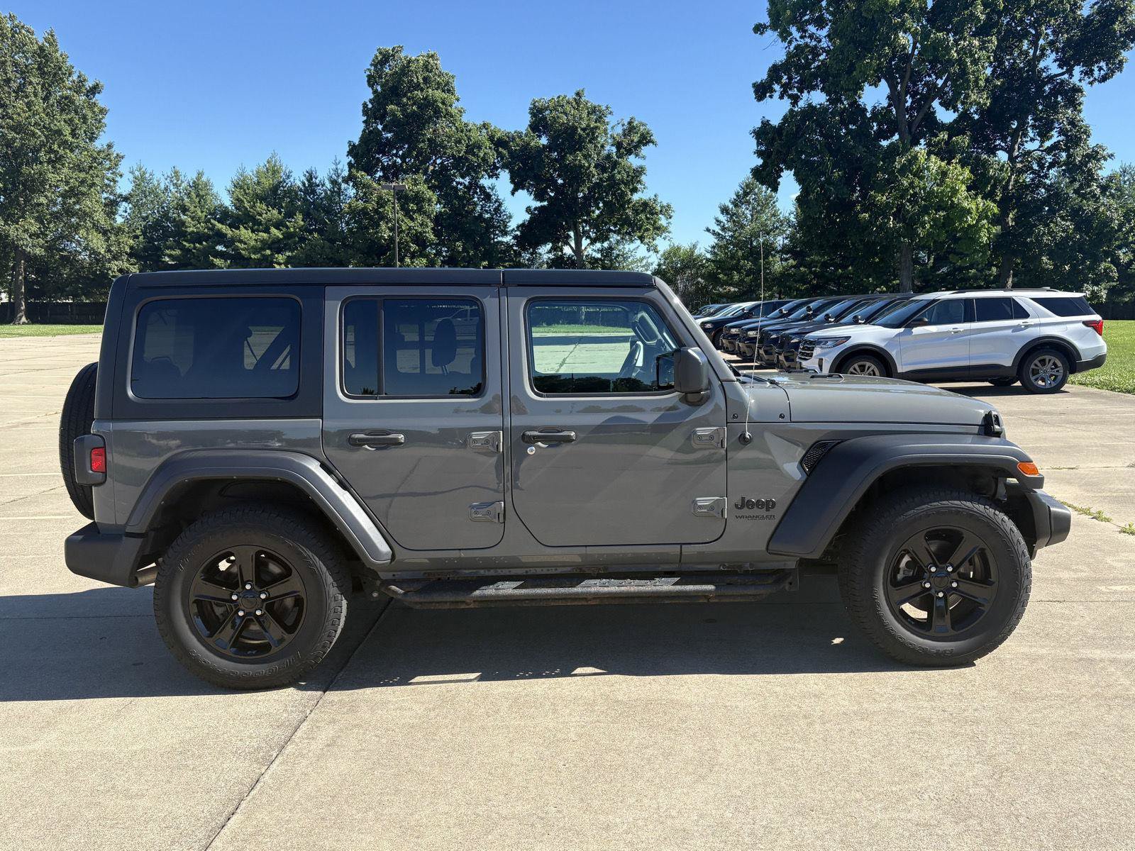 Used 2022 Jeep Wrangler Unlimited Sport AWD/4WD image 23