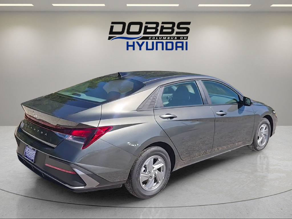 New 2026 Hyundai Elantra SE FWD image 5