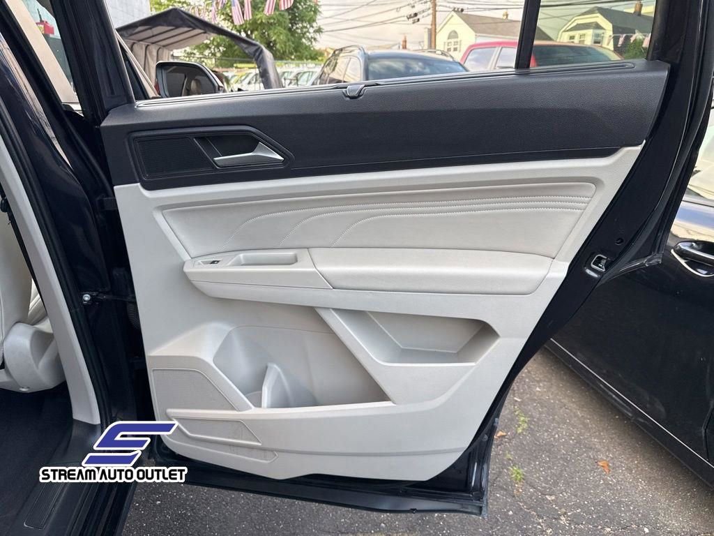 Used 2022 Volkswagen Atlas SE image 16