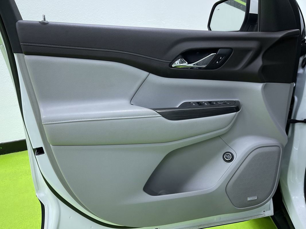 Used 2019 GMC Acadia SLT image 16