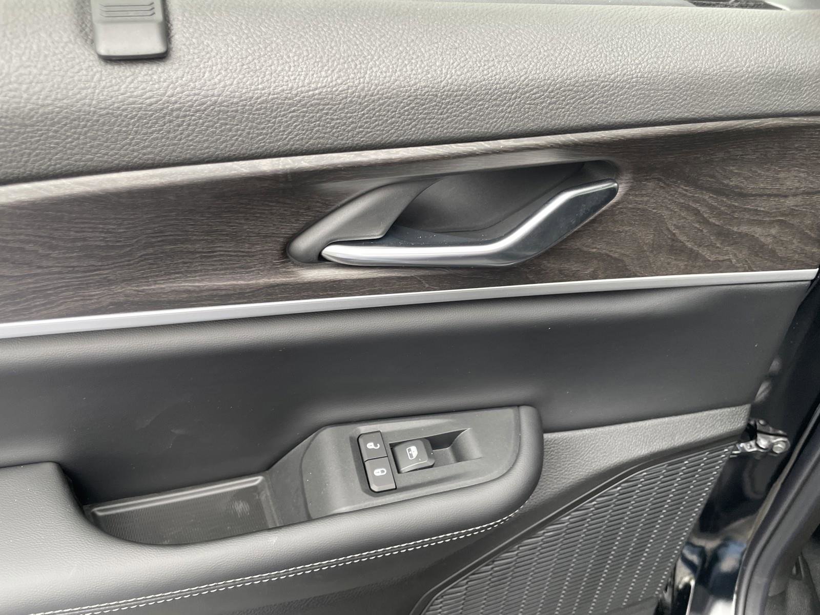 New 2025 Jeep Grand Cherokee Limited w/ Luxury Tech Group II image 30