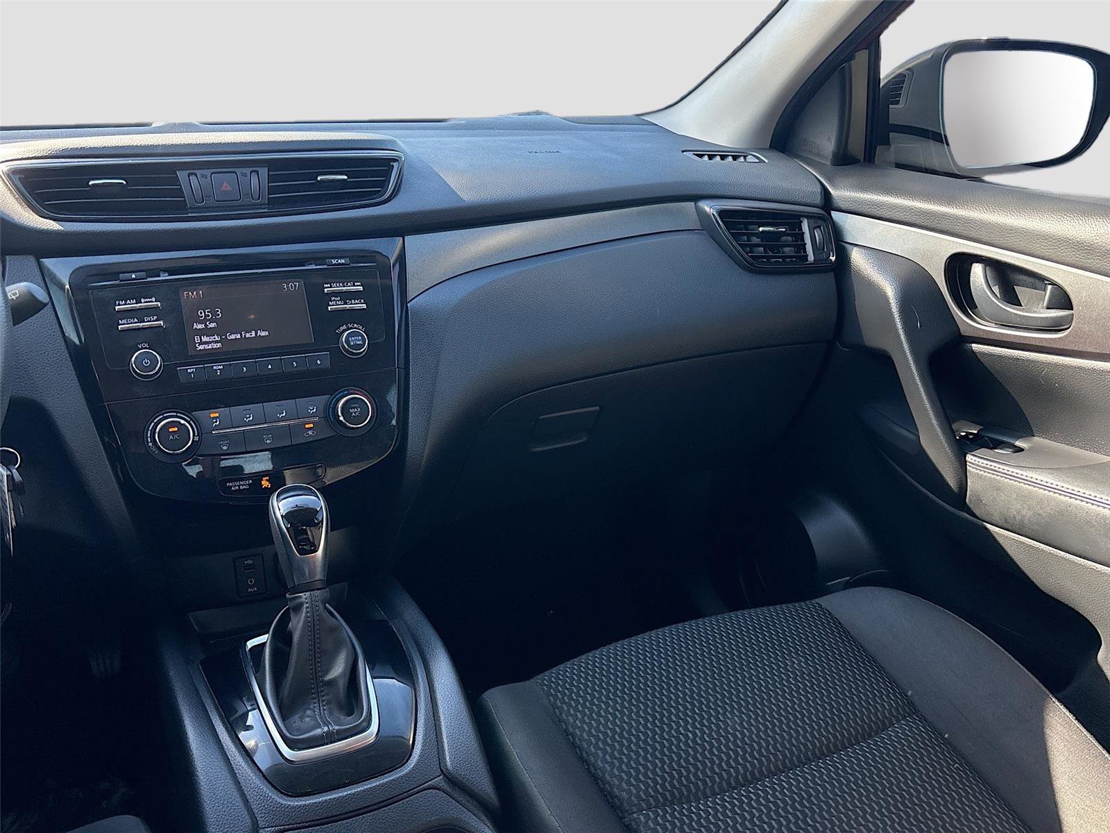 Used 2017 Nissan Rogue Sport S w/ S Appearance Package image 23