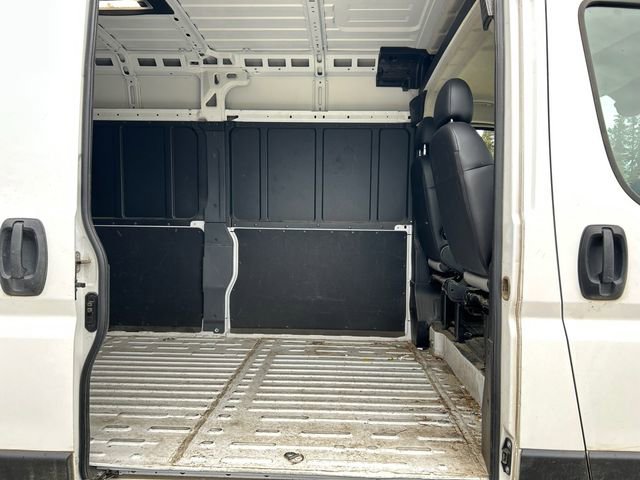 Used 2024 RAM ProMaster 2500 w/ Convenience Group FWD image 11