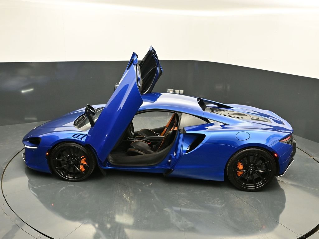 Used 2023 McLaren Artura image 34