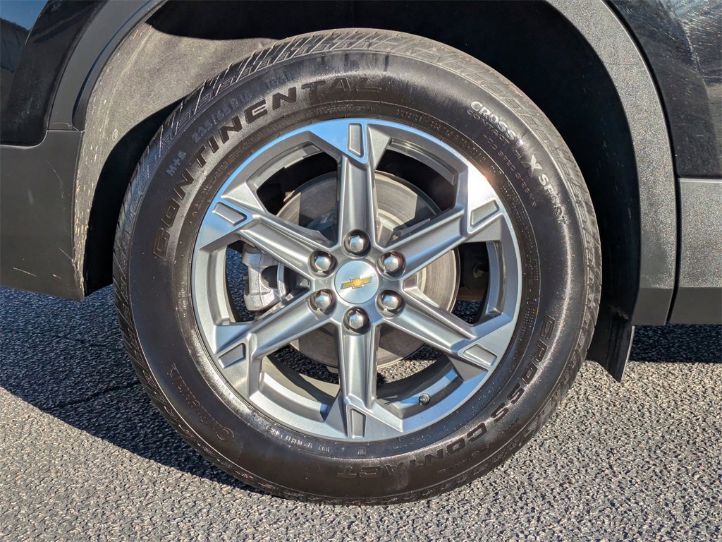 Used 2025 Chevrolet Blazer LT image 9