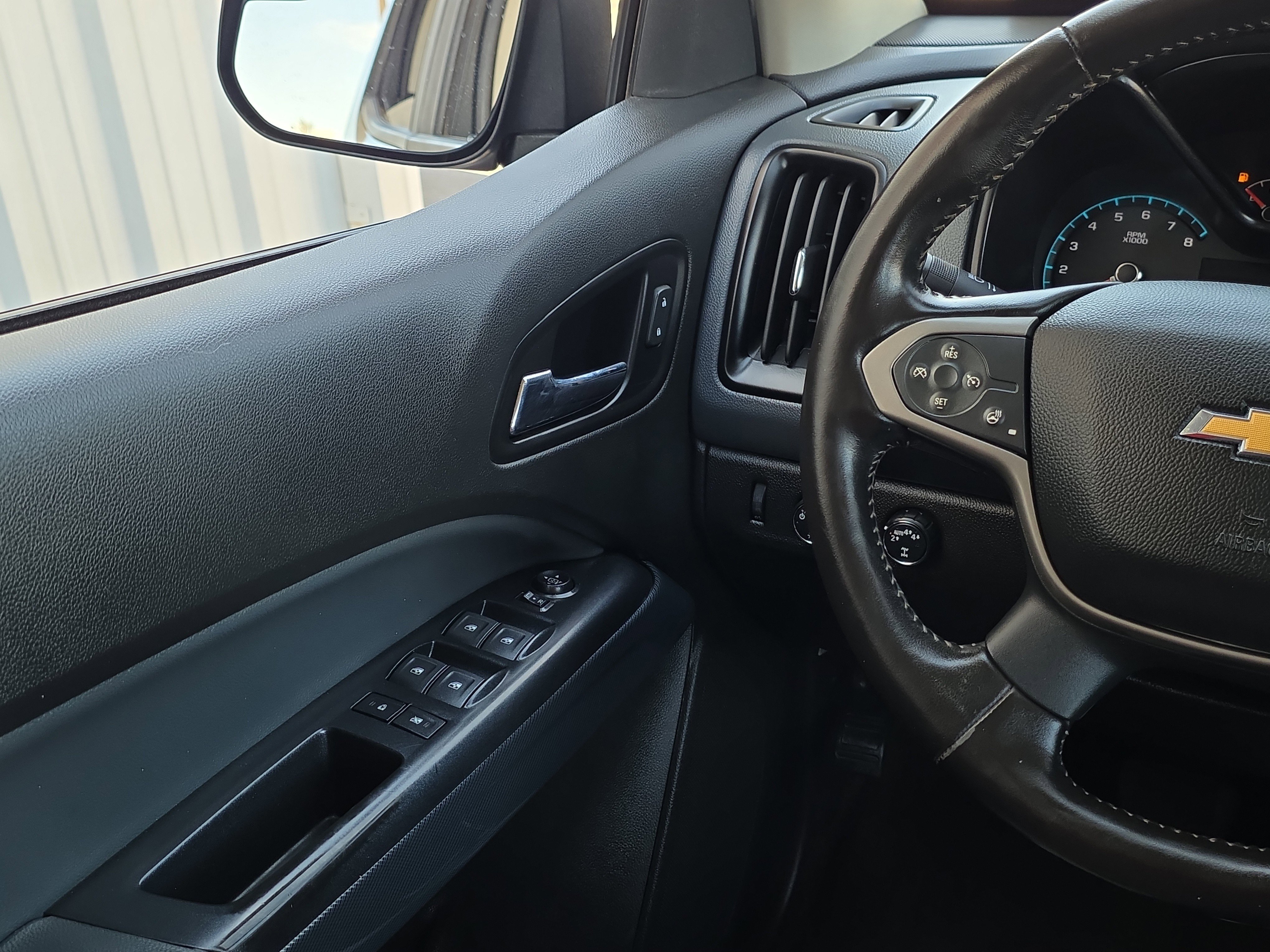 Used 2021 Chevrolet Colorado Z71 w/ Z71 Midnight Edition image 28