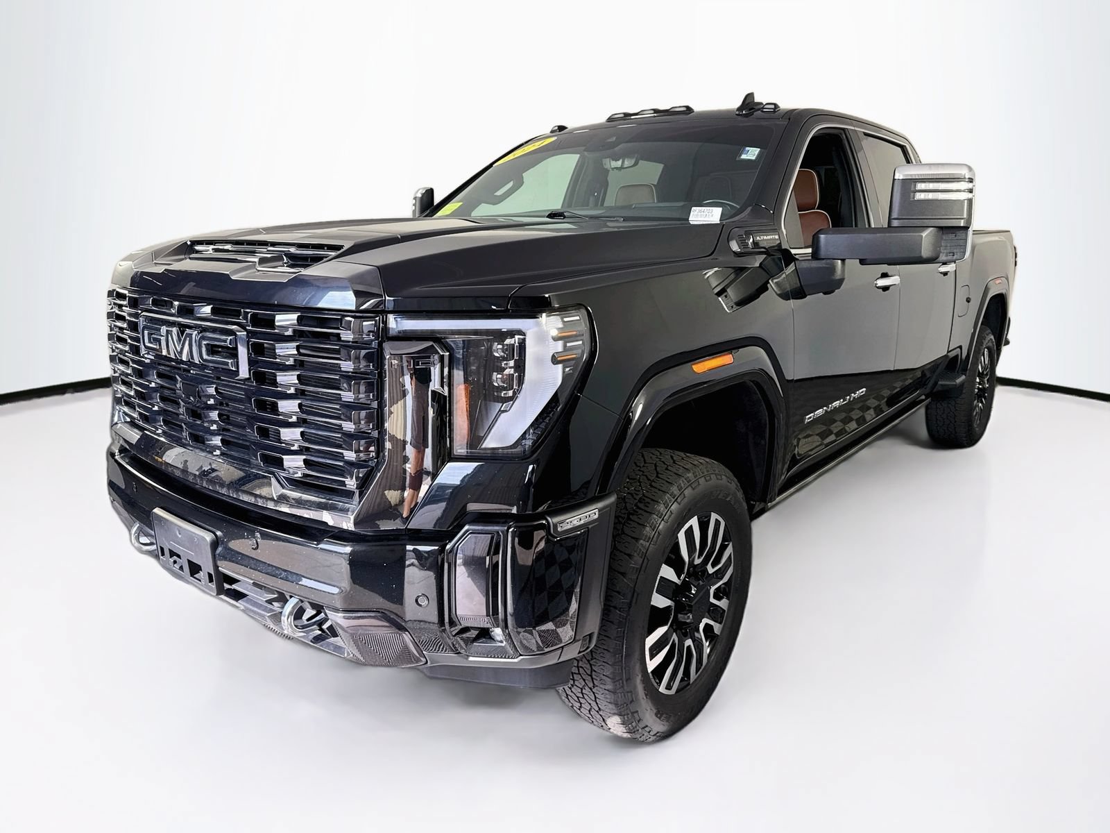 Used 2024 GMC Sierra 2500 Denali Ultimate w/ Max Trailering Package AWD/4WD image 3