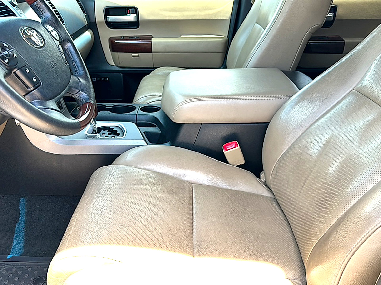 Used 2013 Toyota Sequoia Platinum RWD image 13